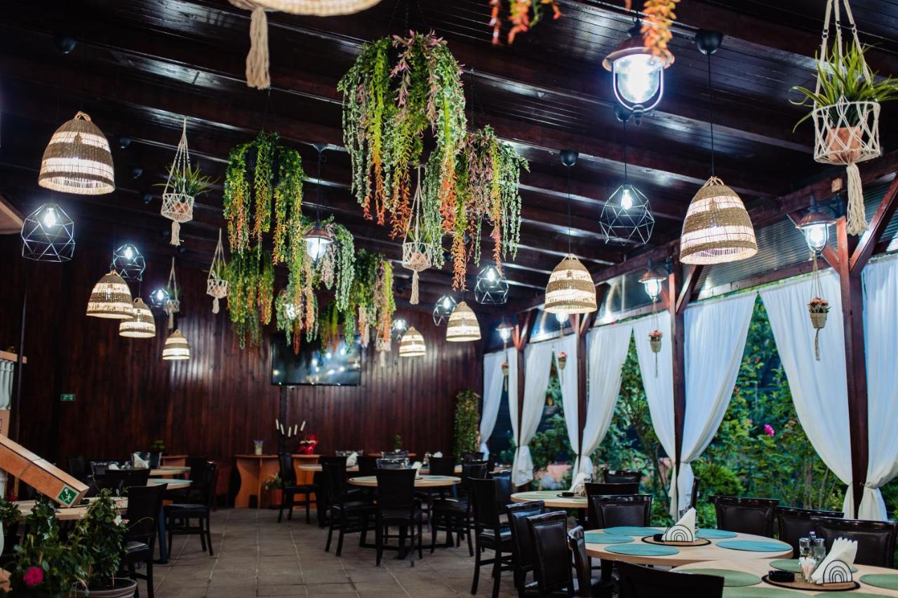 אפורי נורד Hotel Roxy & Maryo- Restaurant -Terasa- Loc De Joaca Pentru Copii -Parcare Gratuita מראה חיצוני תמונה